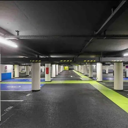 Hyper Center 100m From The Lake! アパート