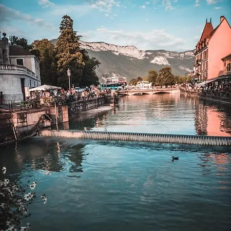 Hyper Center 100m From The Lake! Lägenhet *