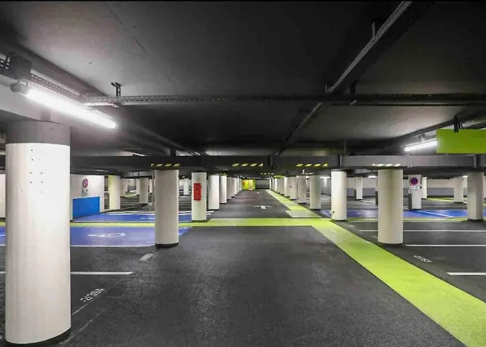 Hyper Center 100m From The Lake! アパート